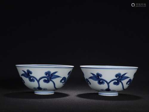 TWO CHINESE BLUE-AND-WHITE BOWLS DEPICTING 'FLORAL'...