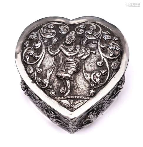 An Indian silver casket and cover: of heart-shaped outline, ...