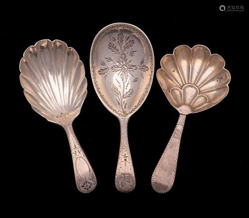 A Victorian silver caddy spoon, maker Chawner & Co, Lond...