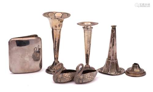 A mixed collection of silver wares,