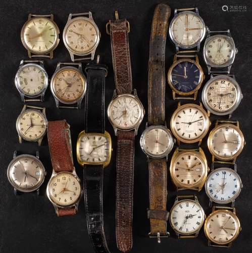 A selection of gentlemens wristwatches: to include Timex x9,...