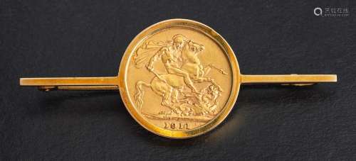 A 9ct gold bar brooch set with a George V full gold sovereig...