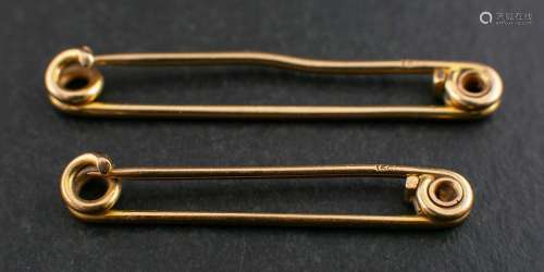 Two gold bar brooches,: both stamped 15CT, length ca. 3.4cm,...