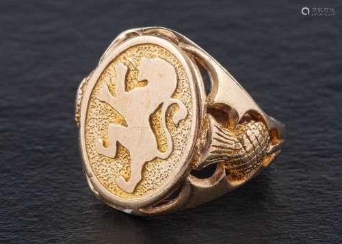 A 9ct gold signet ring depicting the lion rampant of Scotlan...