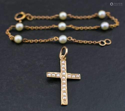 A seed pearl bracelet and cross pendant,: diameter of cultur...