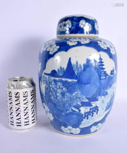 A LOVELY EARLY 18TH CENTURY CHINESE BLUE AND WHITE PORCELAIN...