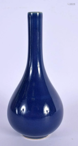 AN EARLY 20TH CENTURY CHINESE BLUE GLAZED PORCELAIN VASE Lat...