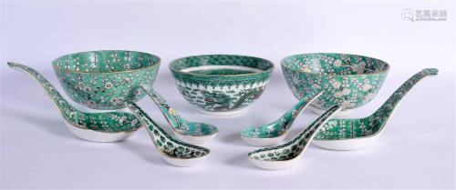 A GROUP OF CHINESE REPUBLICAN PERIOD CRACKED ICE PORCELAIN. ...