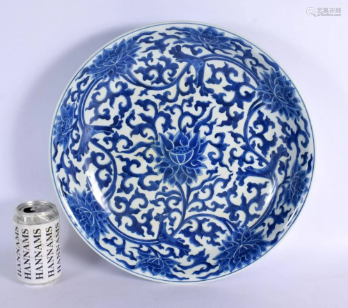 A LARGE 19TH CENTURY CHINESE BLUE AND WHITE PORCELAIN CHARGE...