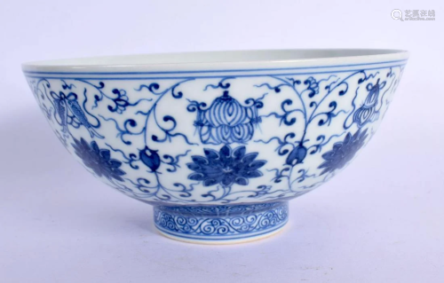 A CHINESE BLUE AND WHITE PORCELAIN BOWL 20th Century bearing...