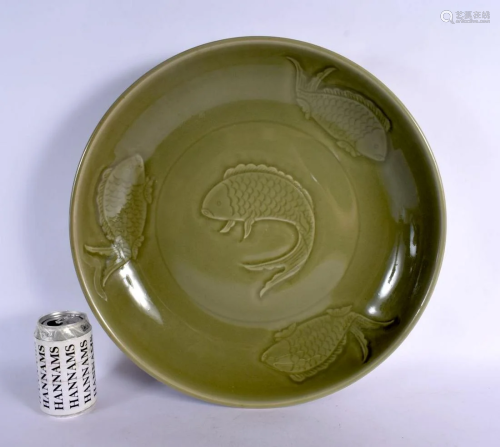 A VERY LARGE 19TH CENTURY CHINESE CELADON LONGQUAN DISH deco...