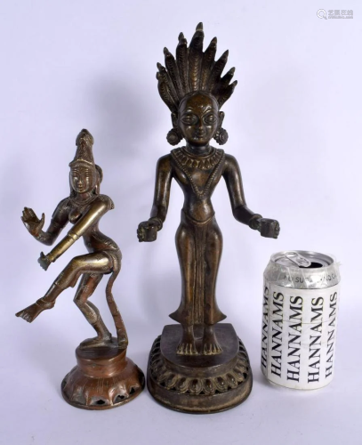 A LARGE 18TH CENTURY INDIAN BRONZE FIGURE OF A STANDING FEMA...