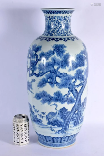 A LARGE 19TH CENTURY CHINESE BLUE AND WHITE PORCELAIN LANTER...