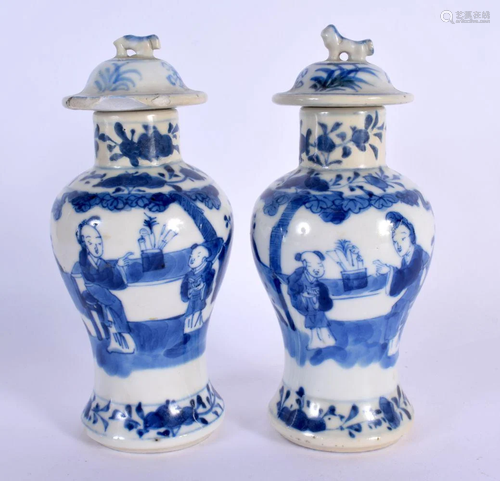 A PAIR OF 19TH CENTURY CHINESE BLUE AND WHITE VASES AND COVE...