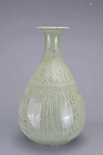 A KOREAN PEAR SHAPED BOTTLE VASE