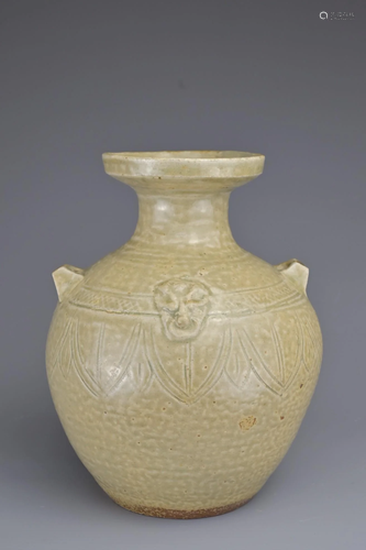 A CHINESE YUEYAO TYPE JAR