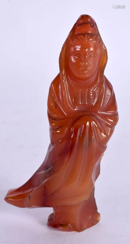 AN EARLY 20TH CENTURY CHINESE CARVED AGATE FIGURE OF A FEMAL...