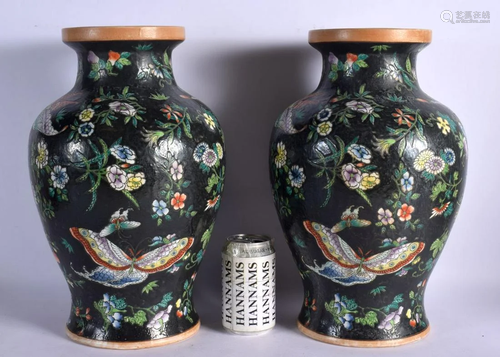 A LARGE PAIR OF CHINESE FAMILLE NOIRE PORCELAIN VASE 20th Ce...