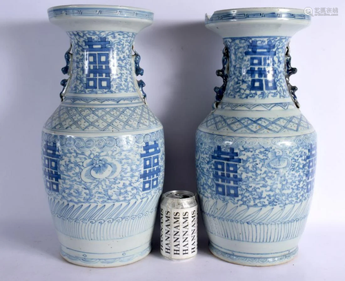 A LARGE PAIR OF 19TH CENTURY CHINESE BLUE AND WHITE PORCELAI...