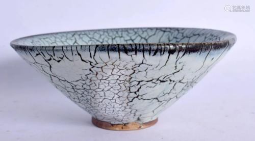 AN EARLY 20TH CENTURY CHINESE CRACKLE GLAZED STONEWARE BOWL ...