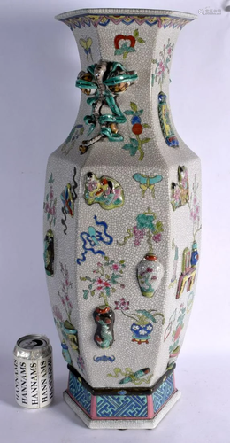 A LARGE EARLY 20TH CENTURY CHINESE PRECIOUS OBJECT VASE Late...