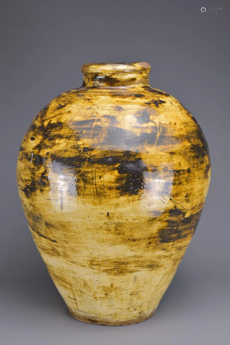 A LARGE STUDIO POTTERY VASE, POSSIBLY 20TH CENTURY