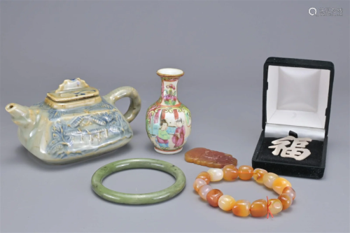GROUP OF CHINESE ITEMS