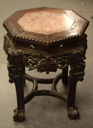A SMALL 19TH CENTURY CHINESE MARBLE STAND. 43 cm x 38 cm.