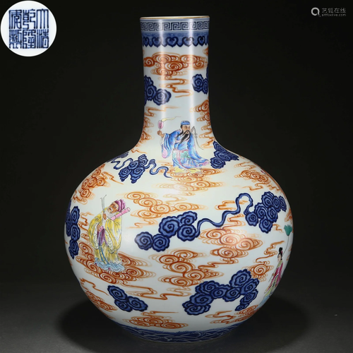 A Chinese Famille Rose Globular Vase