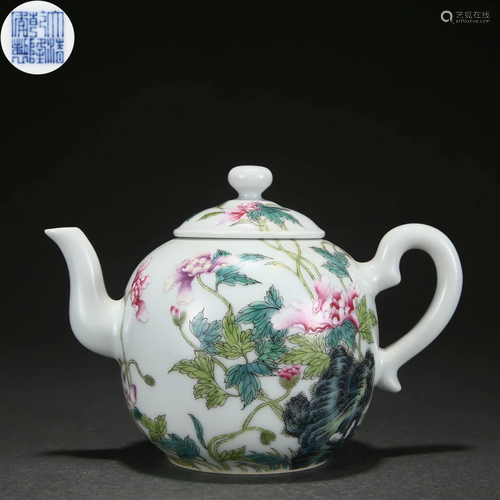 A Chinese Famille Rose Peony Teapot