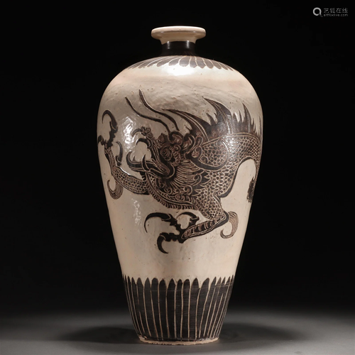 A Chinese Cizhou-type Pottery Vase Meiping