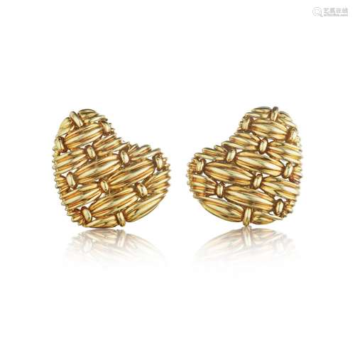 TIFFANY & CO. A PAIR OF 18K GOLD EARCLIPS