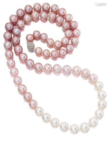 A CULTURED PEARL NECKLACE