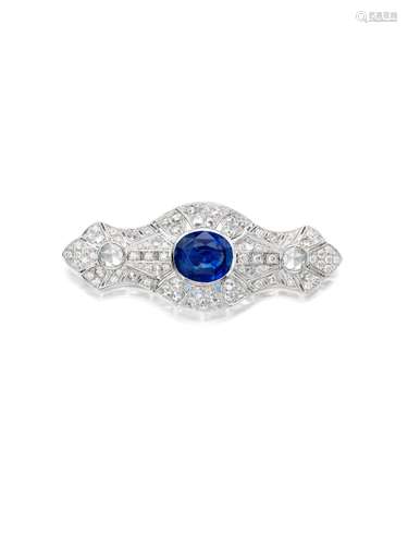 【¤】A CEYLON SAPPHIRE AND DIAMOND BROOCH