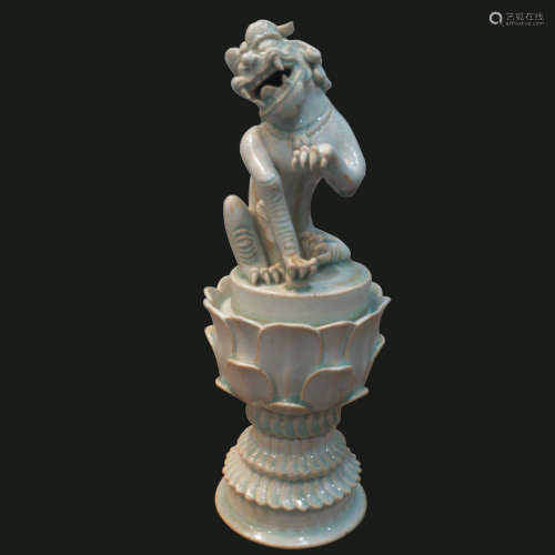 CHINESE SOUTHERN SONG DYNASTY HUTIAN WARE CELADON GLAZE LION...