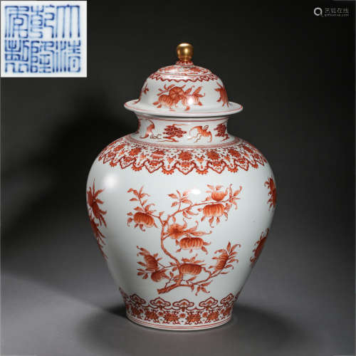 BLUE AND WHITE LIDDED JAR IN THE QIANLONG PERIOD OF THE QING...
