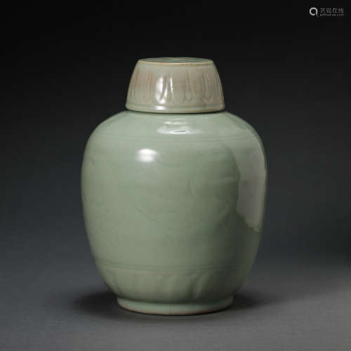 CHINESE SOUTHERN SONG LONGQUAN CELADON-GLAZED VASE