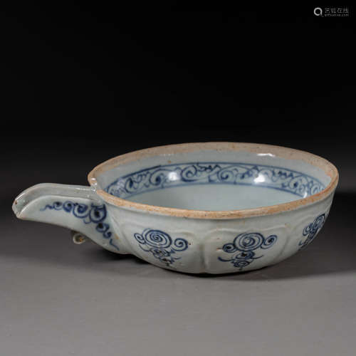 China Yuan Dynasty blue and white porcelain cup