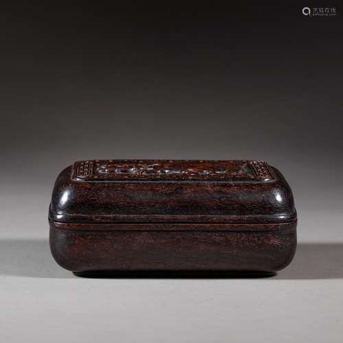 China Qing Dynasty Box made of red sandalwood