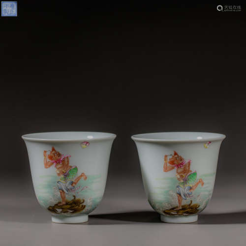 China Qing Dynasty A set of Yongzheng style Pastel Porcelain...