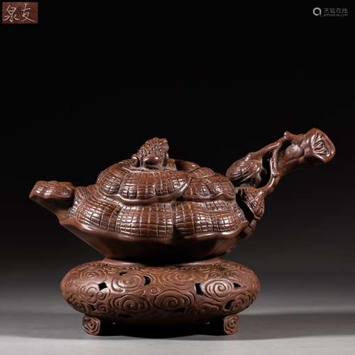 China Qing Dynasty purple sand teapot