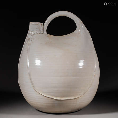 China Liao Dynasty Ding kiln portable beam pot