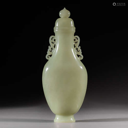 China Qing Dynasty Hetian jade bottle