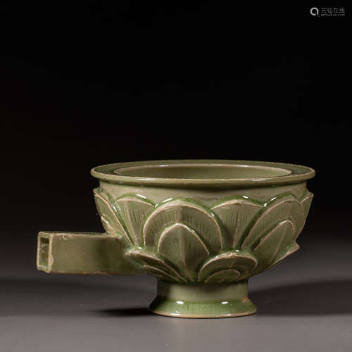 China Song Dynasty Yue kiln cup with handle