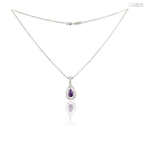 Un pendentif en améthyste et diamant, monté en or blanc 18ct...