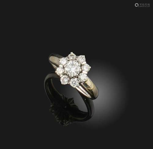 Bague en grappe de diamants, sertie de diamants ronds de tai...