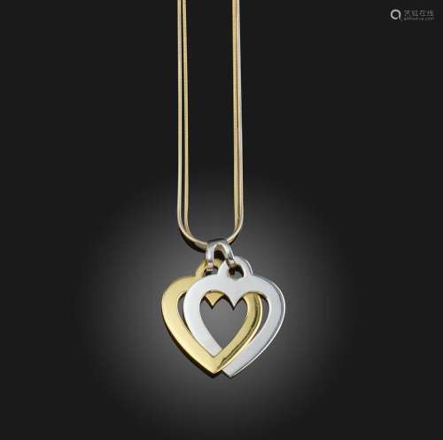 Un pendentif en or en forme de cœur de Tiffany & Co, les...