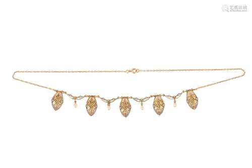 Un collier français en or serti de diamants du début du 20e ...