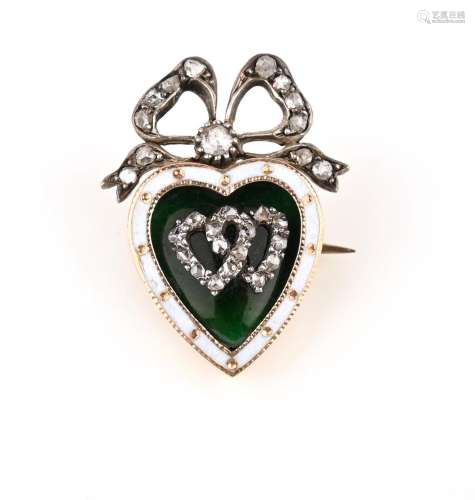 Broche en émail et diamants en forme de cœur, datant de la f...