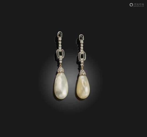 Paire de boucles d'oreilles en perles naturelles, diamants e...